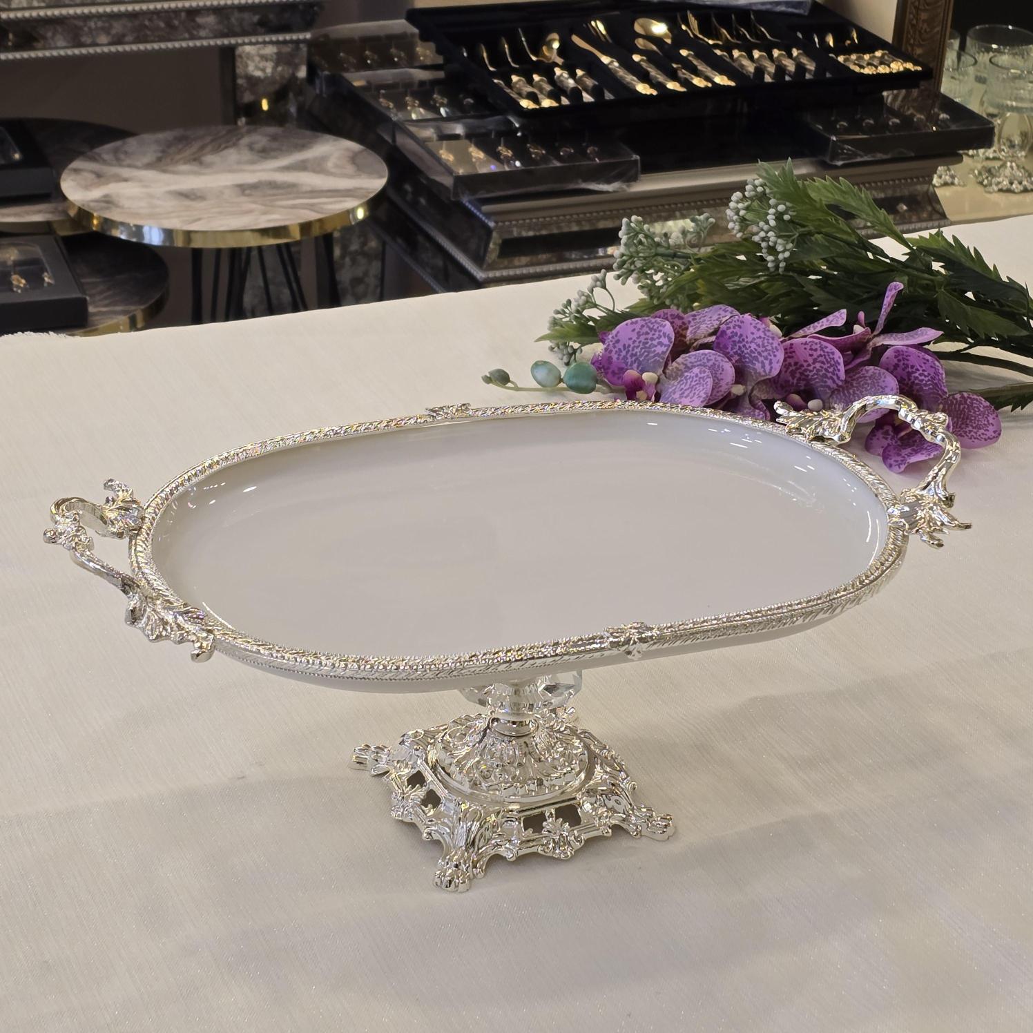 Metal Çerçeveli Döküm Ayaklı Oval Porselen Servis Tabağı 25x15 cm Gümüş