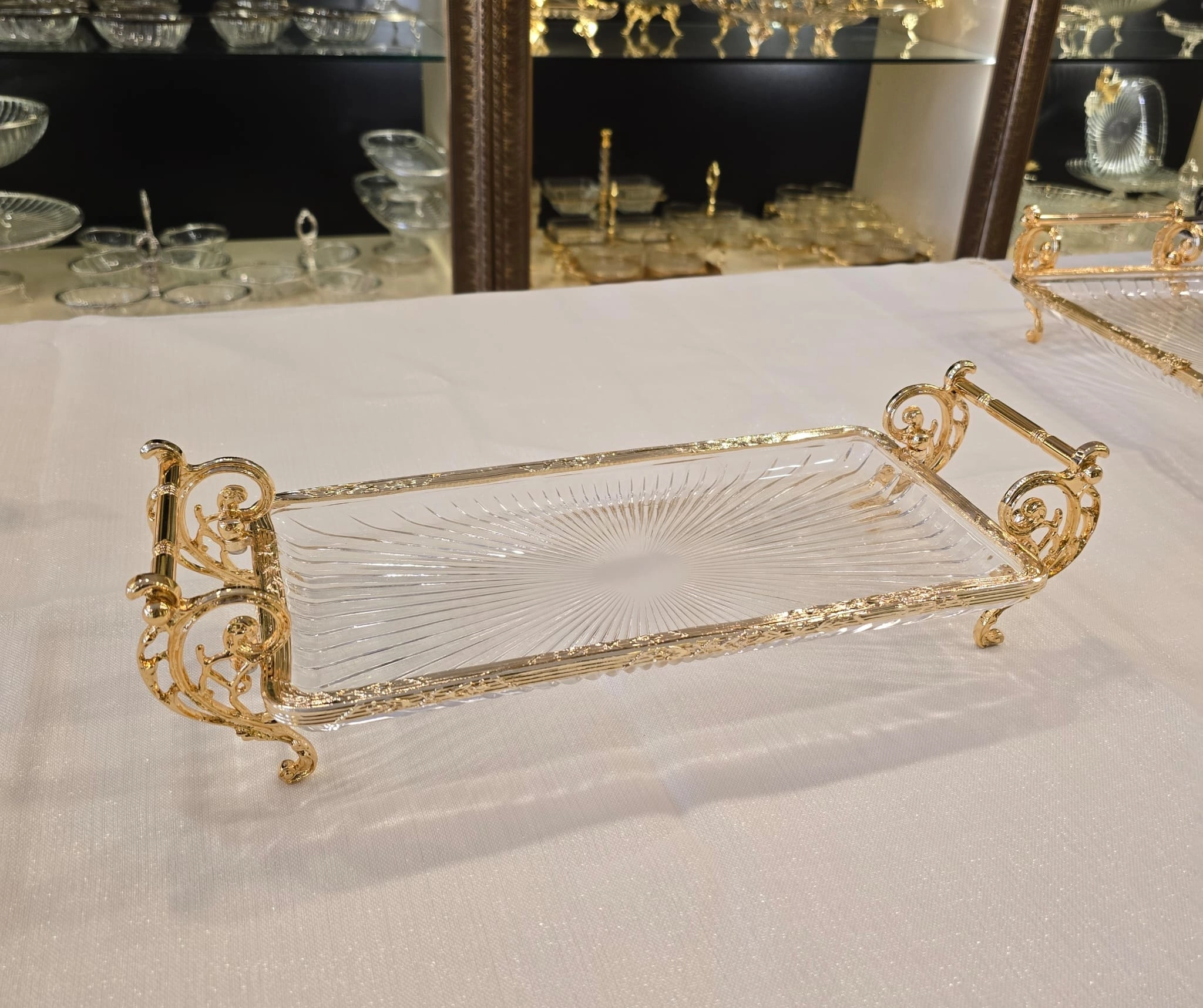 Gold Metal Çerçeveli Dikdörtgen Servis Tabağı
