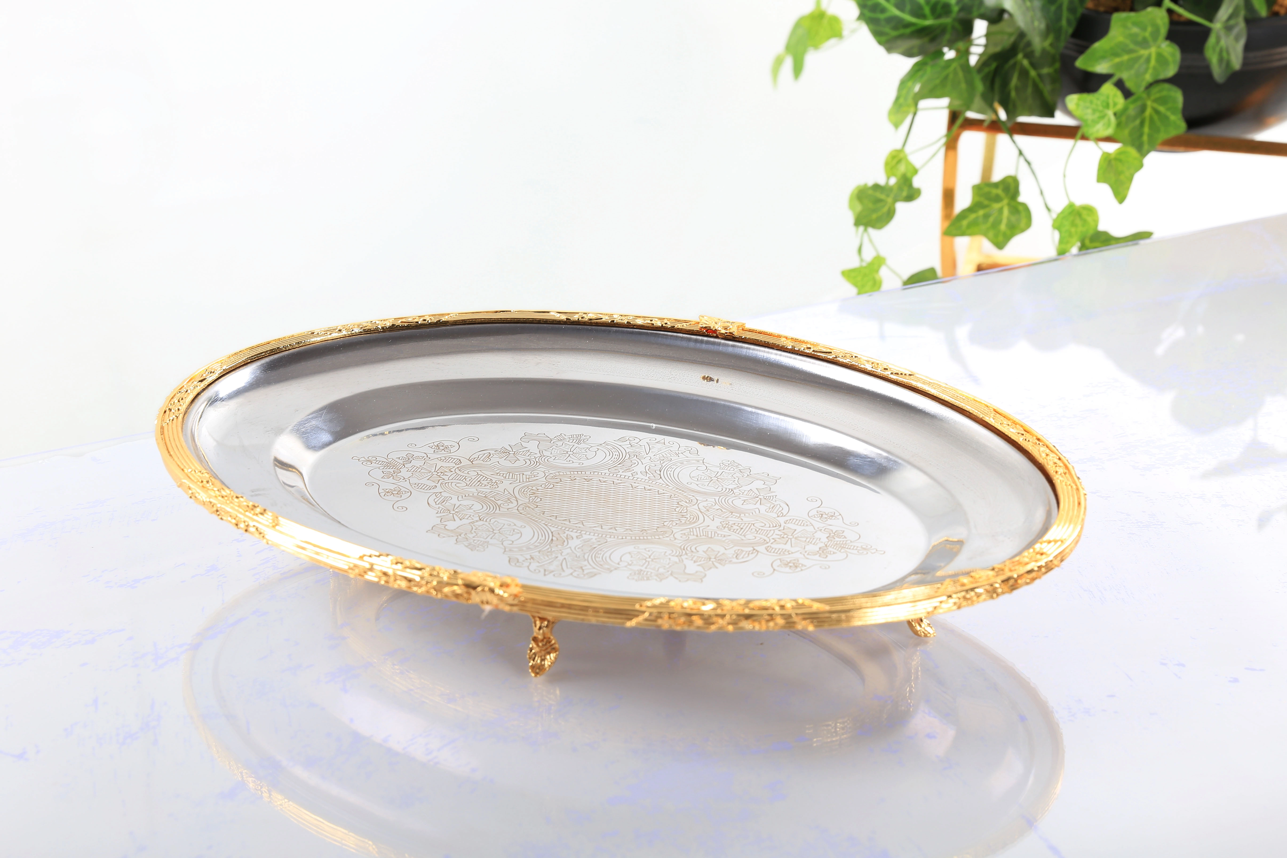 Altın Çerçeveli 35 cm Oval Metal Sunum Tabağı  