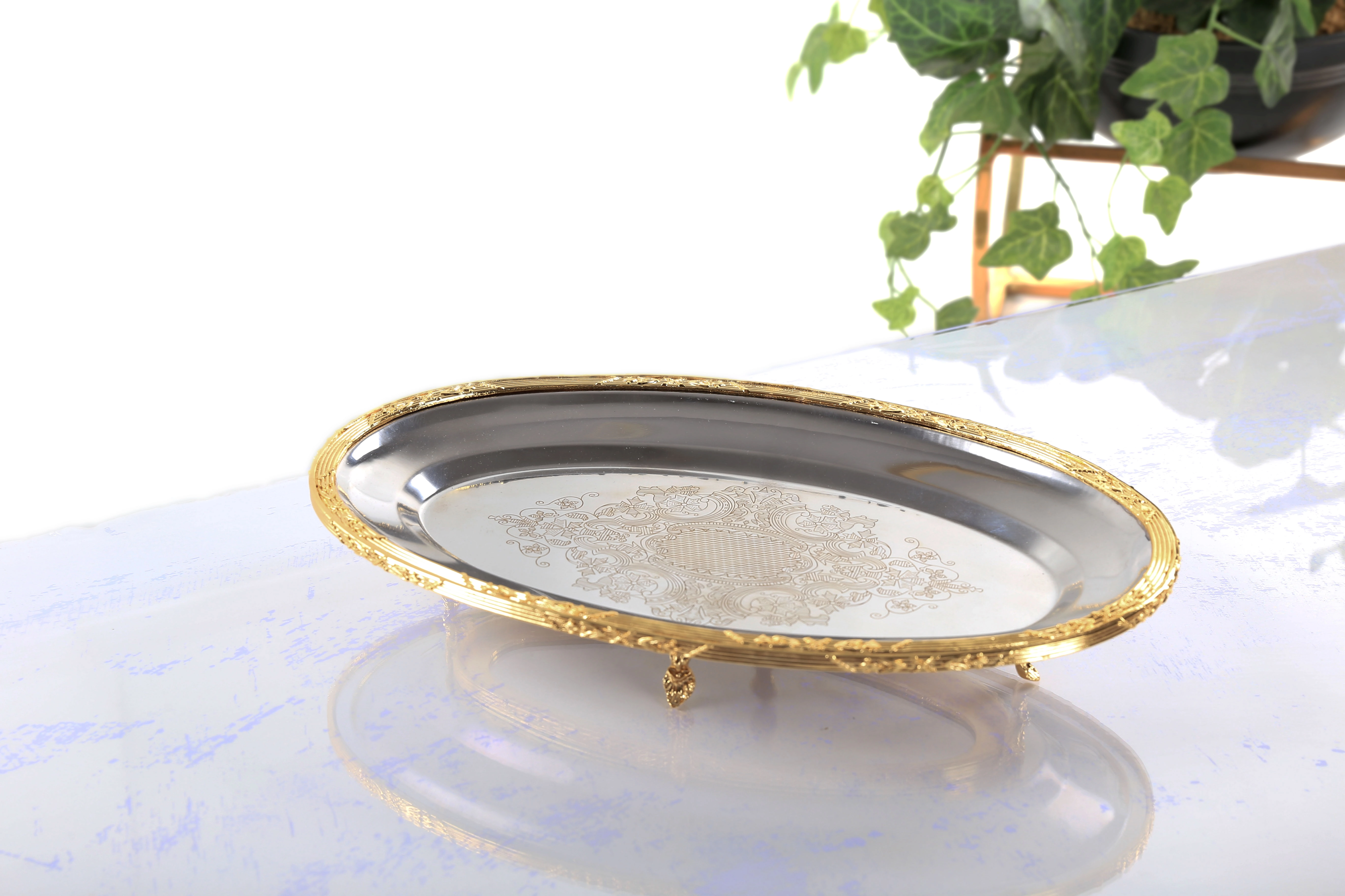 Altın Çerçeveli 38 cm Oval Metal Sunum Tabağı 