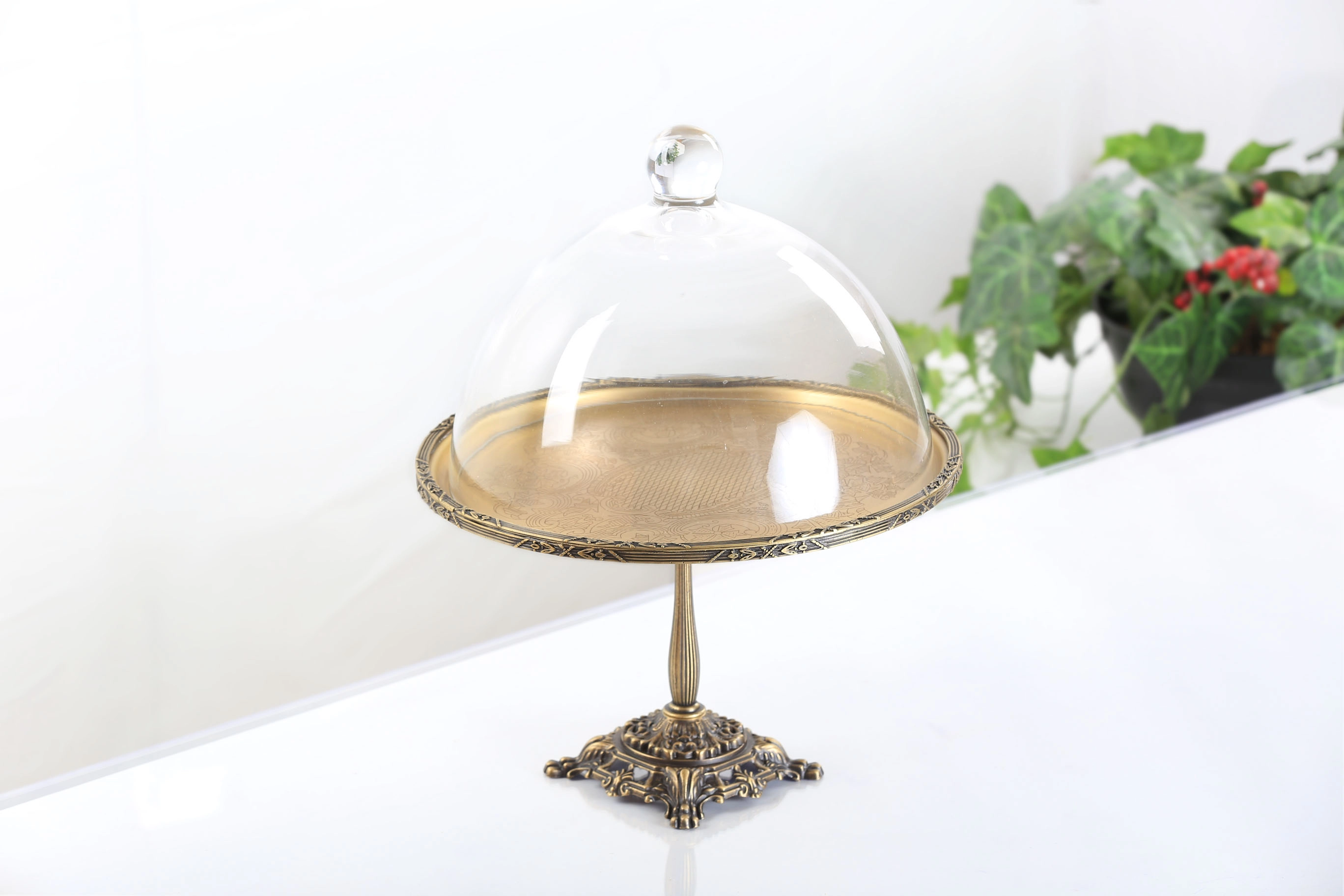 26 cm Yuvarlak Antik Ayaklı Metal Fanus