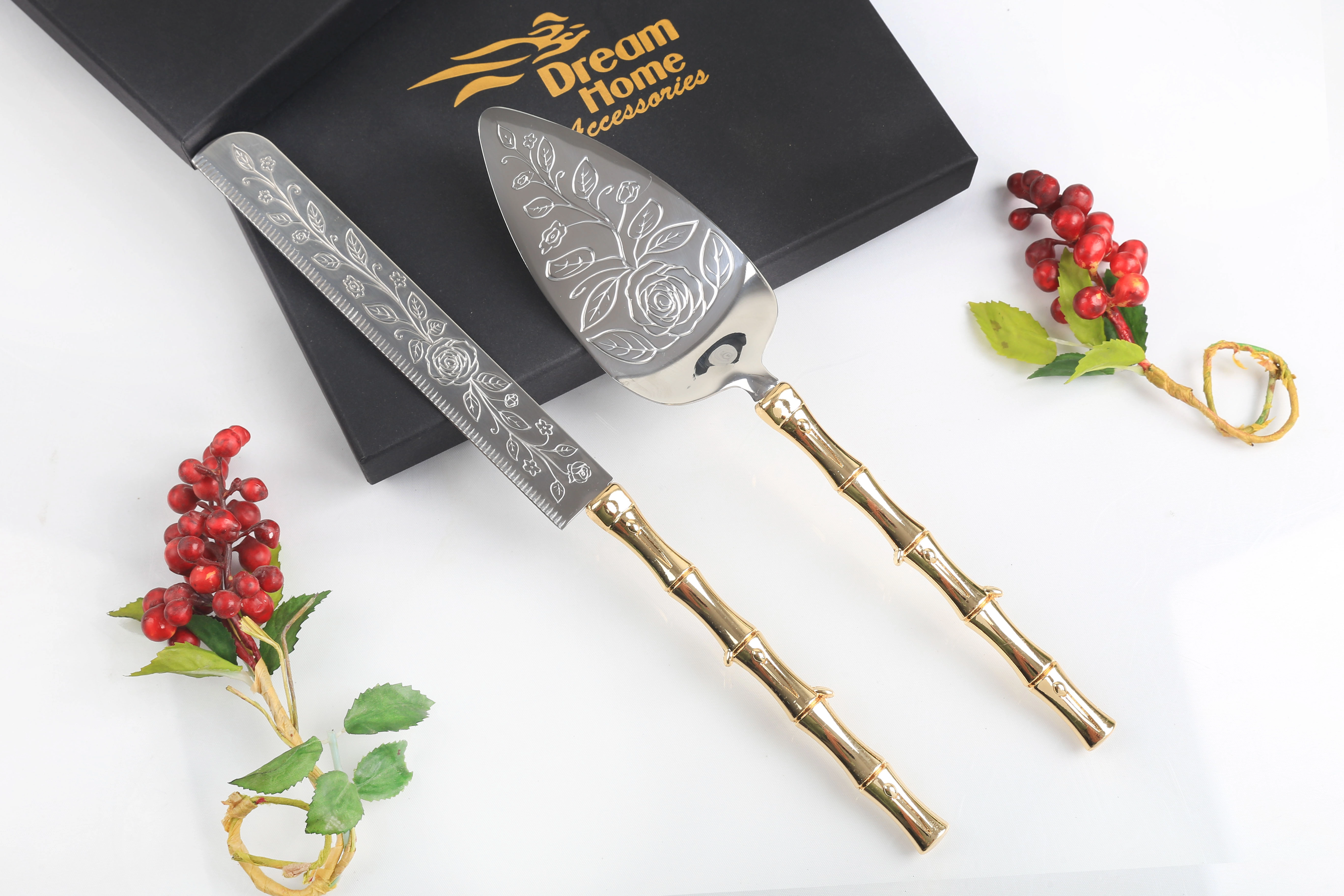 Bambu Saplı Gül Detaylı Pasta Servis Seti Altın