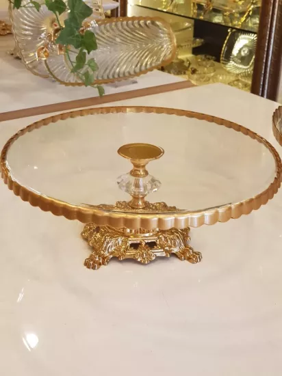 Döküm Ayaklı Yaldız Detaylı Pasta Tabağı